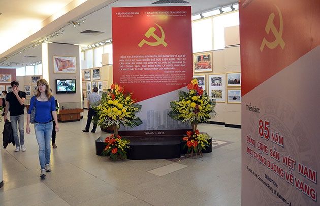 Over 200 photos and items about Communist Party of Vietnam displayed